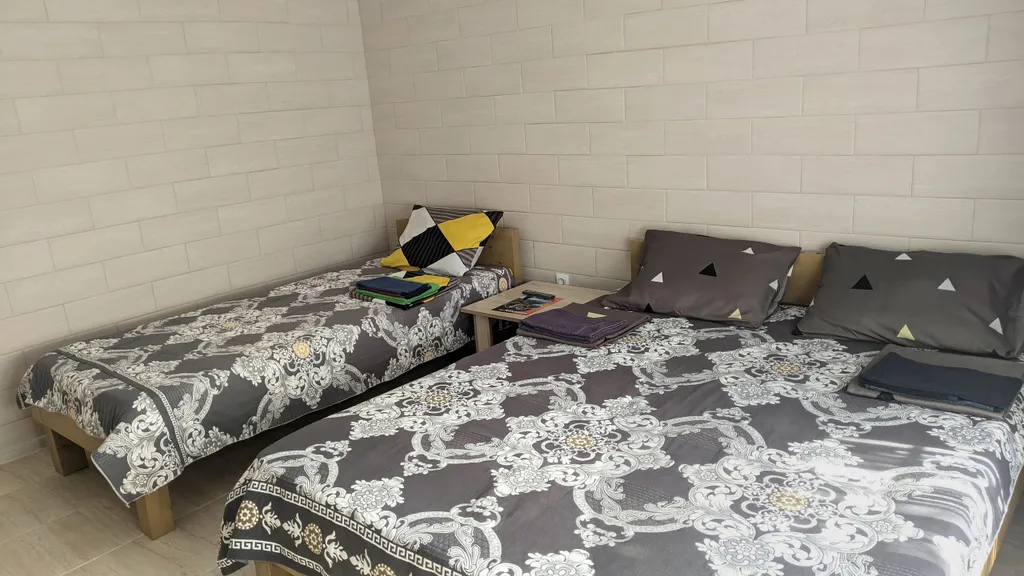 Квартира Квартира Трехместные комнаты с отдельным санузлом и душем — Сухум