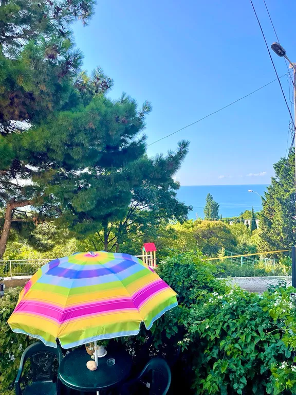 Квартира-студия напротив Мисхорского парка c двориком