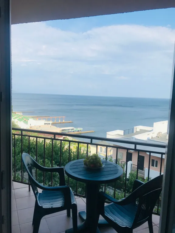 Апартаменты в Алуште с видом на море