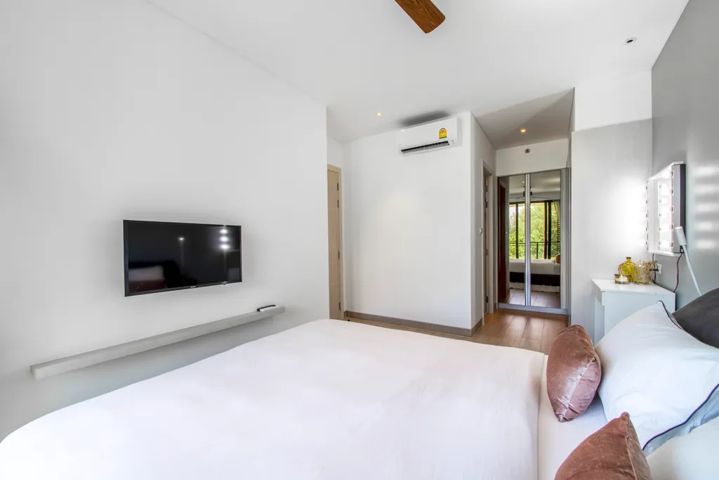 Три спальни с видом на море и озеро