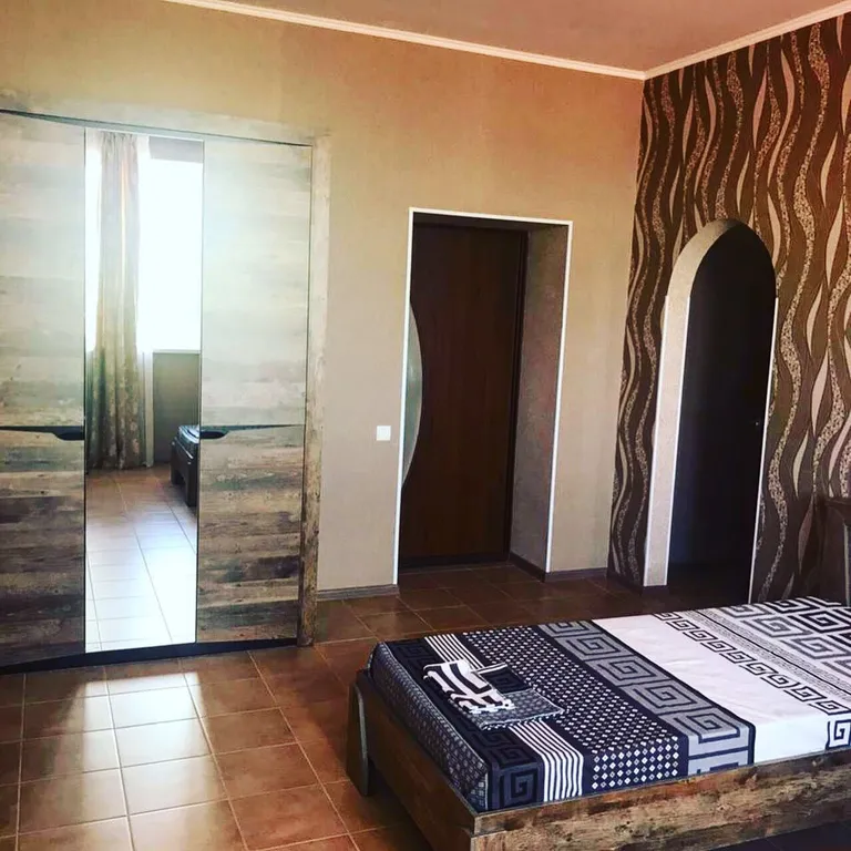 Квартира Уютный апартамент люкс на третьем этаже дома — аренда посуточно в Оленевка