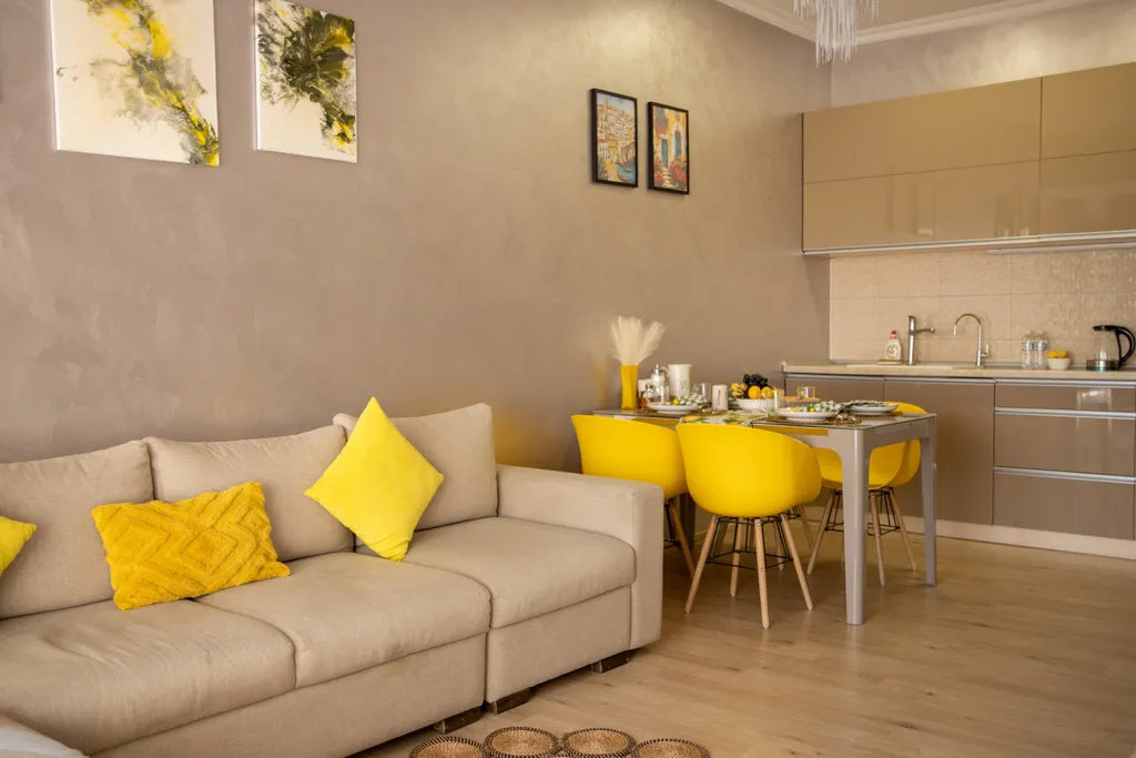 Желтые лимоны