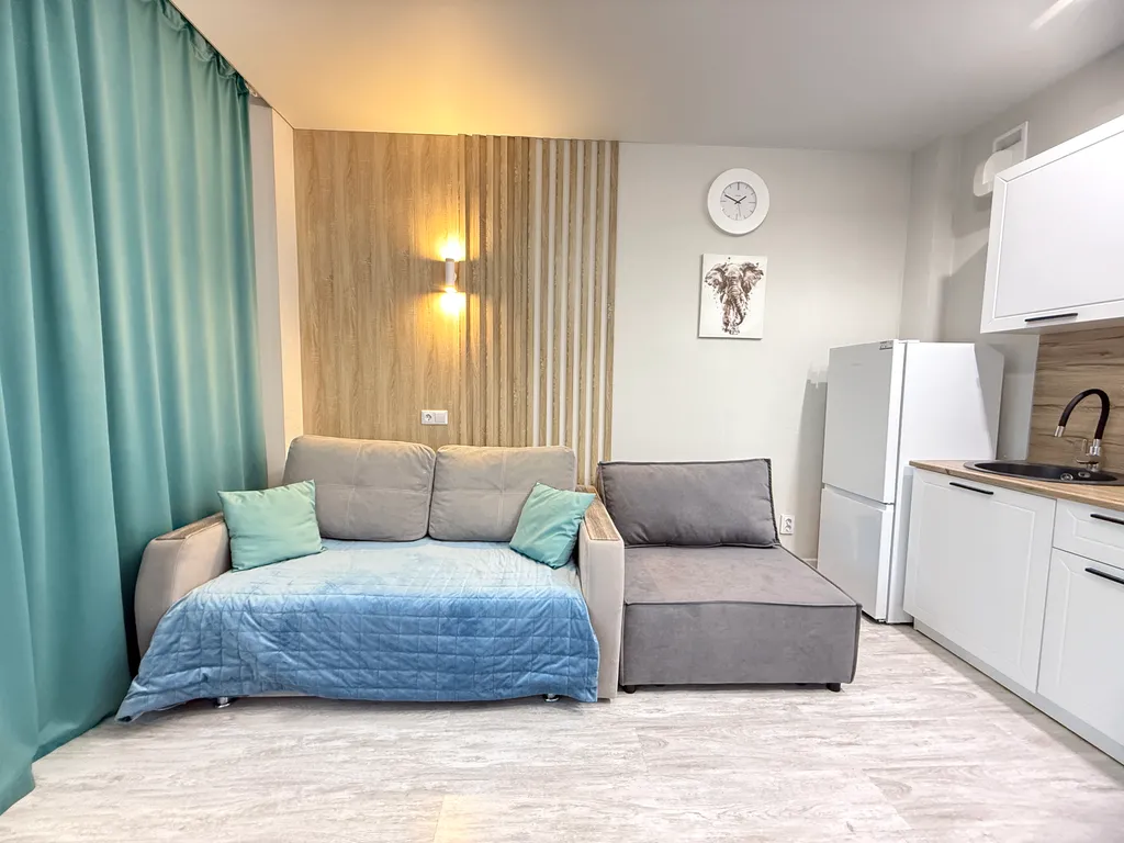 Квартира Студия Яркая луна — Тюмень