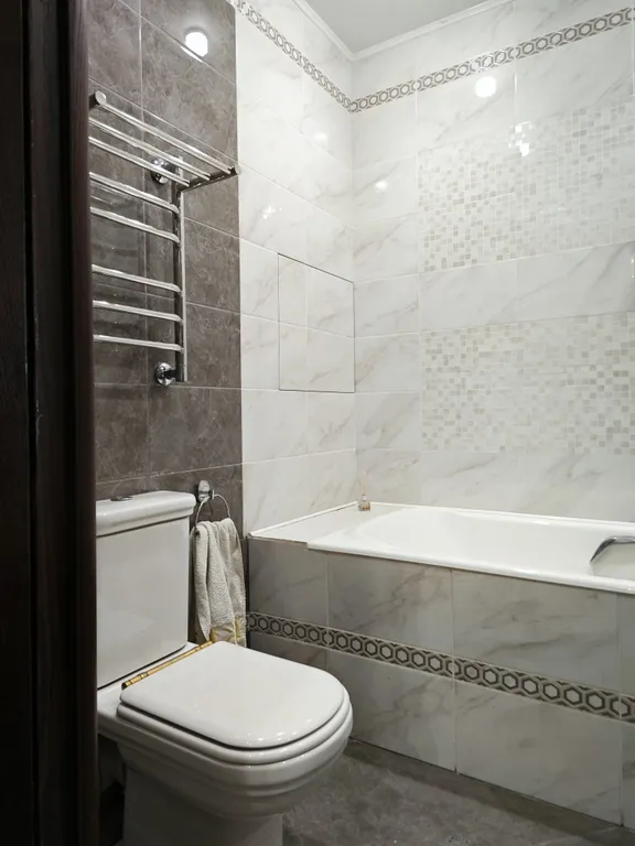 Евротрешка Луна, ЖК Белый Аист