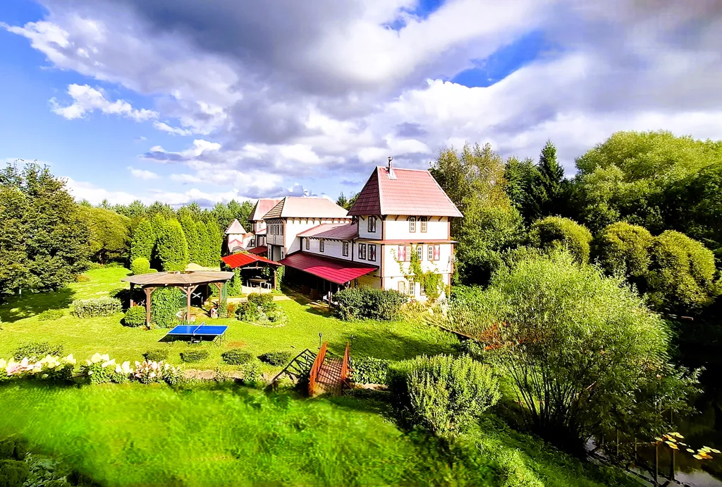 Дом-замок для большой компании