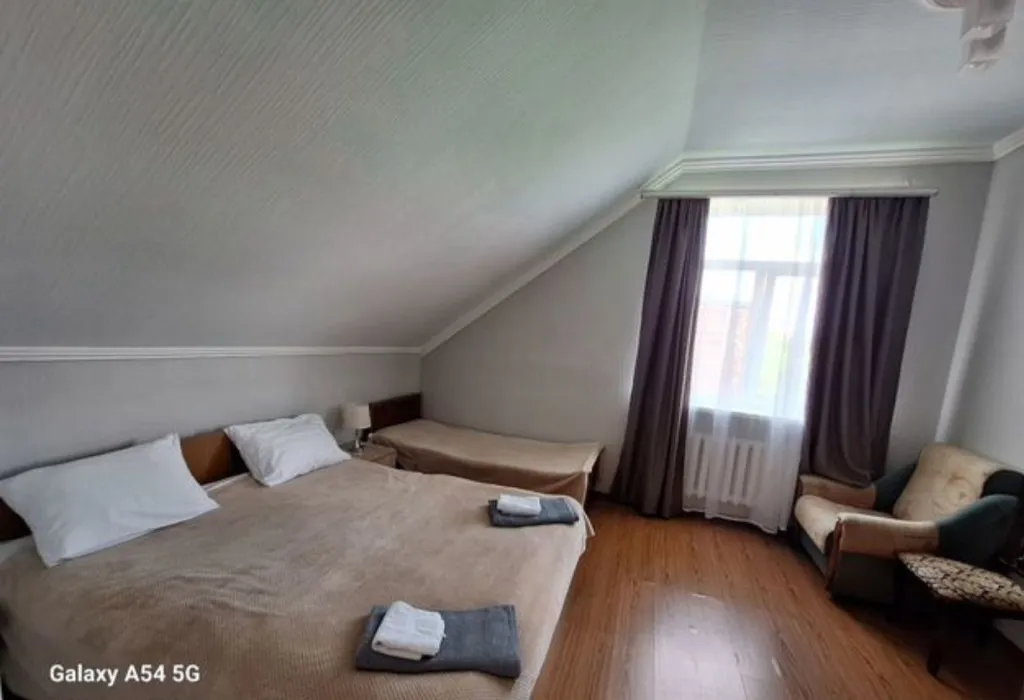 Два этажа с отдельным входом в уютном доме в ущелье рядом с озером