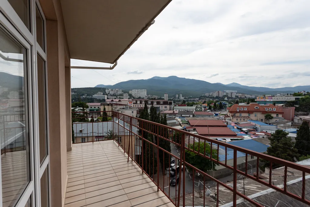 Просторная 3-комнатная квартира с видом на курортную жизнь