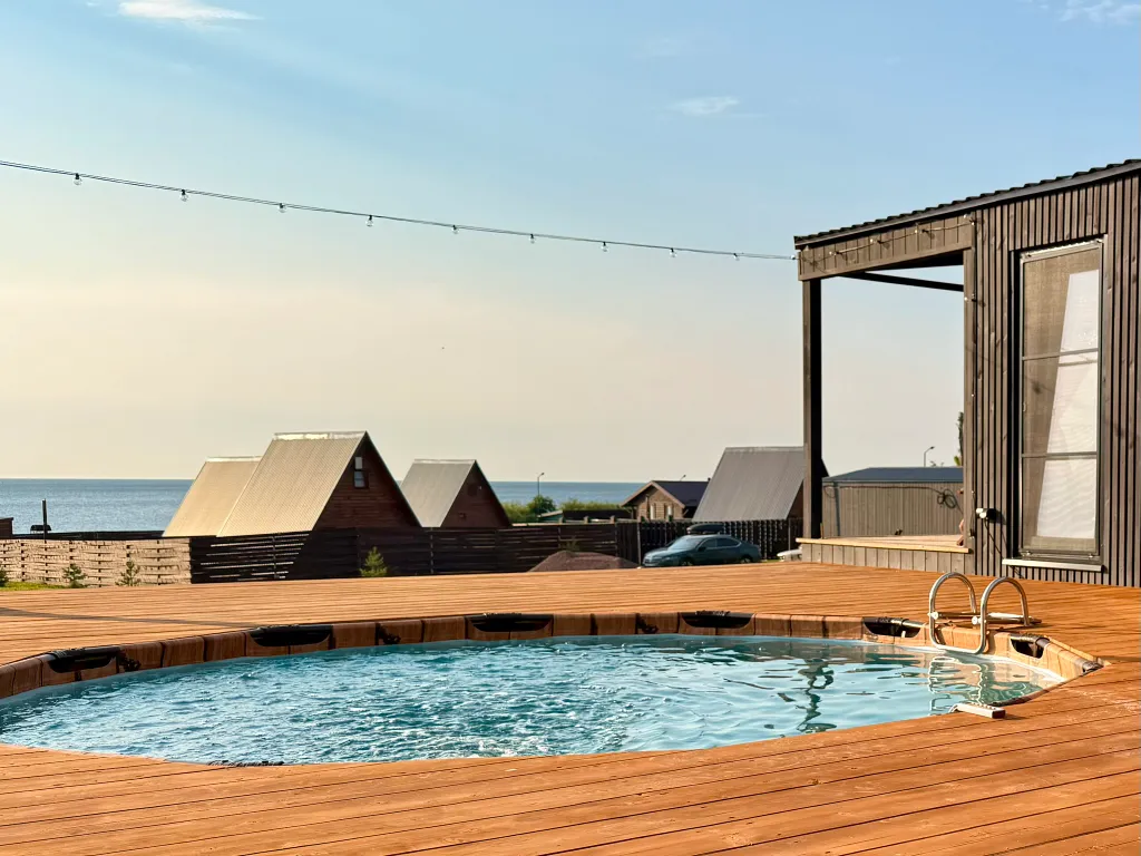 Barn with pool (дом на берегу рыбинского водохранилища)