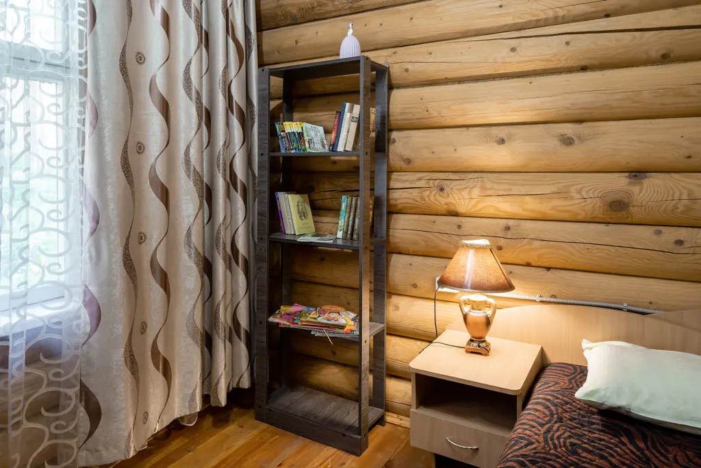 Дом 4 в  лесу у реки