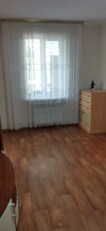 Уютный загородный дом с красивой благоустроенной территорией.