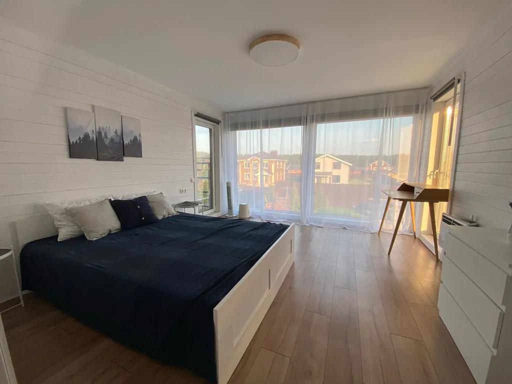 Коттедж Большой семейный дом с панорамными окнами у леса и озера — Семеновское