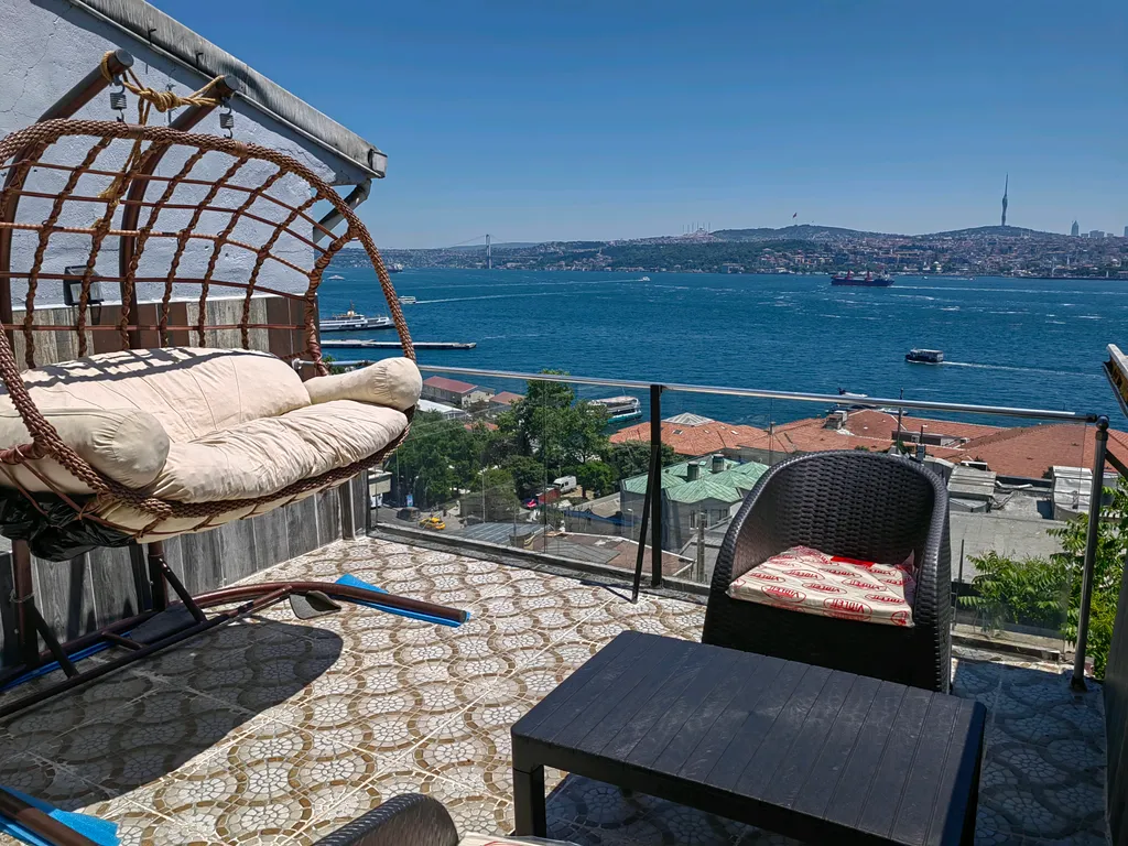 İstanbul boğaz manzaralı teraslı stüdyo daire