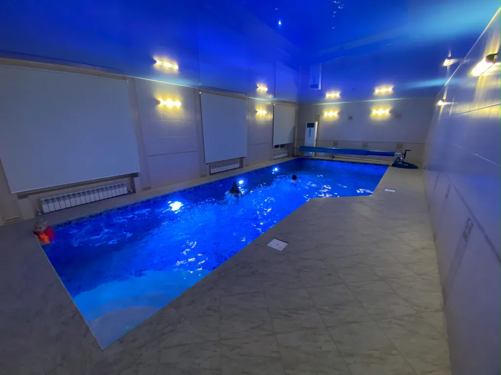 Коттедж Коттедж у леса с бассейном — Белоозёрский