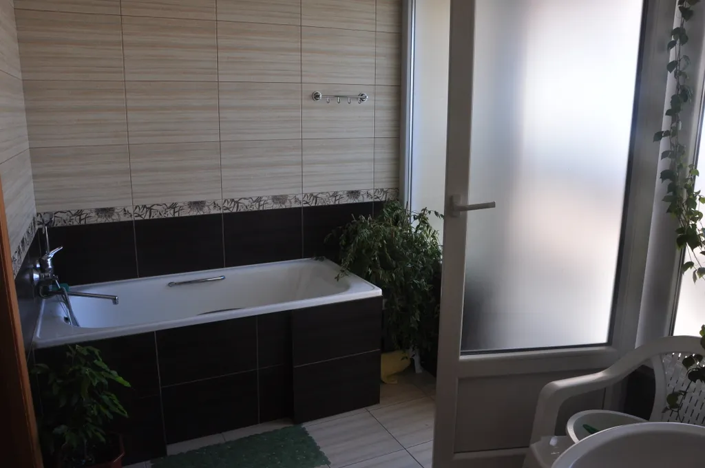 Просторная квартира в верандой и видом на море