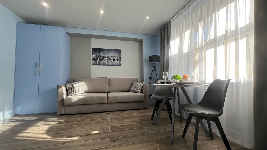 Апартаменты у Часовой башни голубые