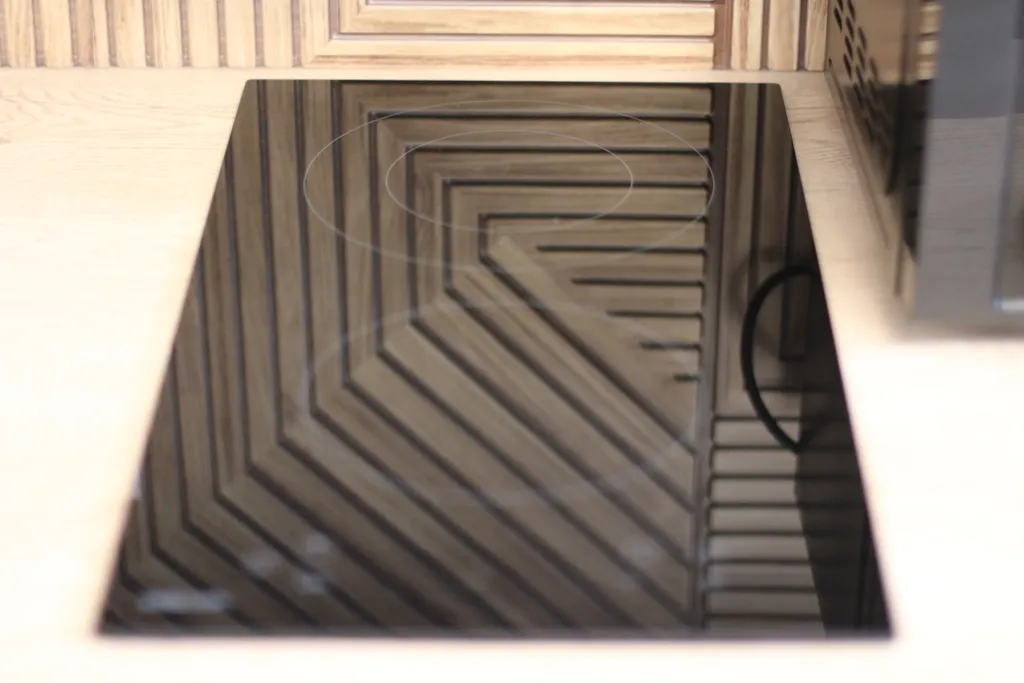 Евро-двушка у Ледовой Арены, ГУОР по хоккею