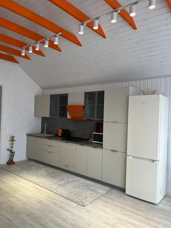 Уютный дом с бассейном