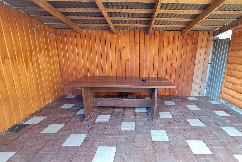 Дом для отдыха с сауной, бассейном, бильярдом