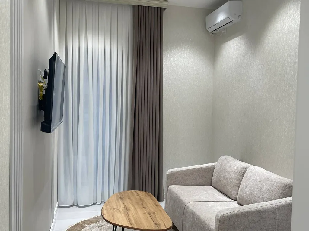 Малая в центре