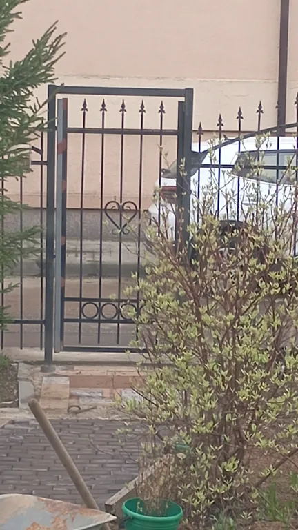 Комната с балконом в мансарде частного дома