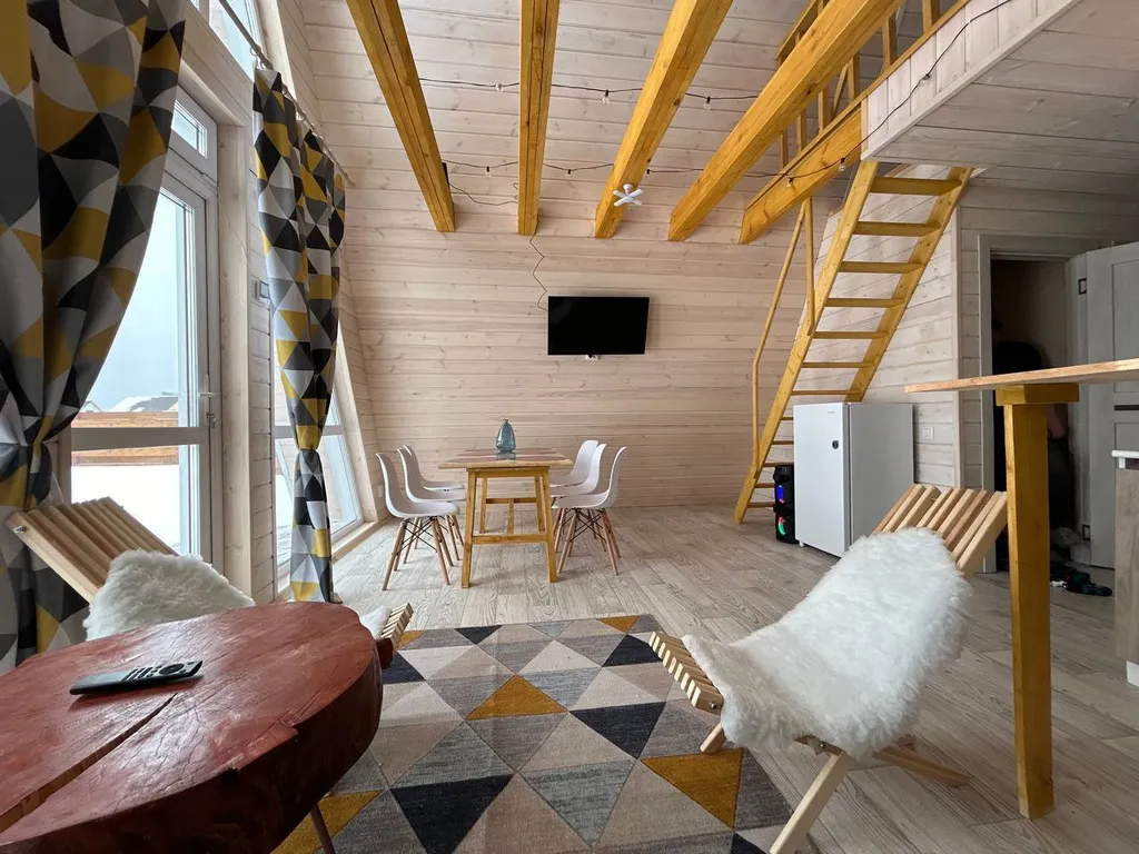 Дом с террасой и баней на дровах