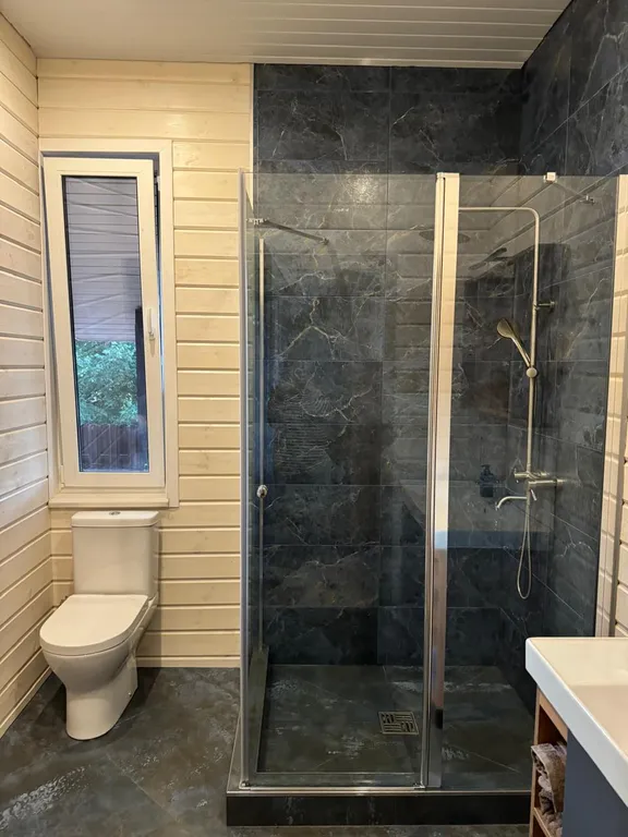 Коттедж в соснах у залива