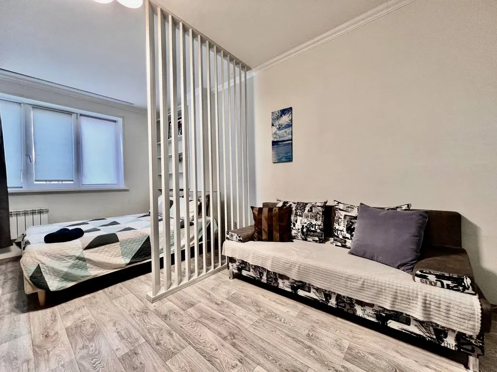 Квартира Уютная светлая студия, центр, ТЦ Вояж, парковка, кафе, аквапарк источник — Тюмень