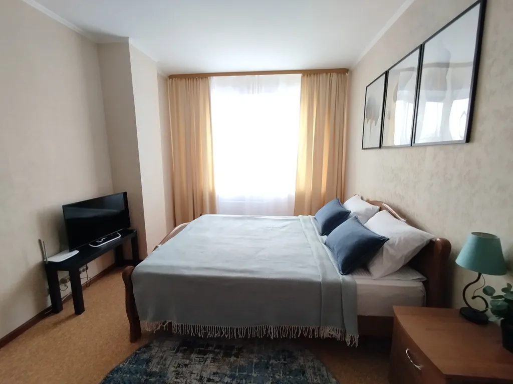 Квартира у центральной площади — аренда посуточно в Тольятти