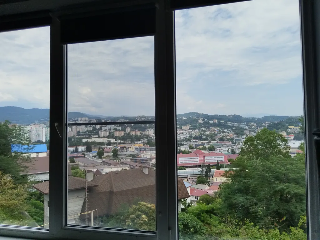 Уютная квартира на тихой зелёной улице с видом на горы — аренда посуточно в Сочи