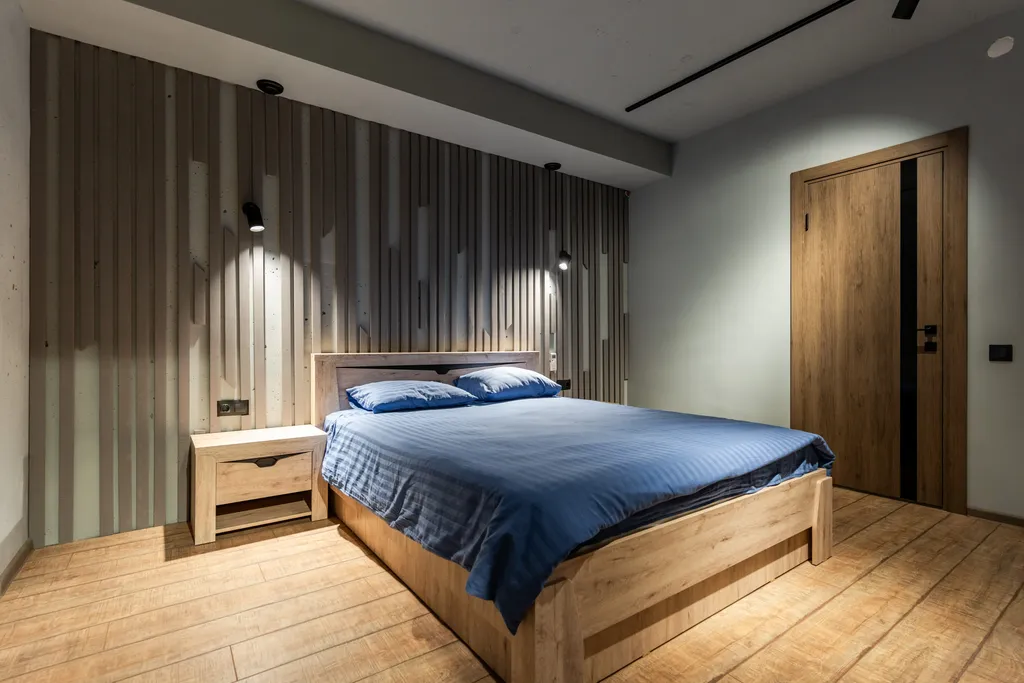 Эллинг на берегу моря