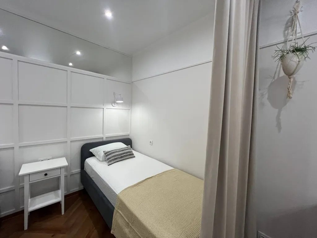 Квартира с современным минимализмом и винтажным шармом