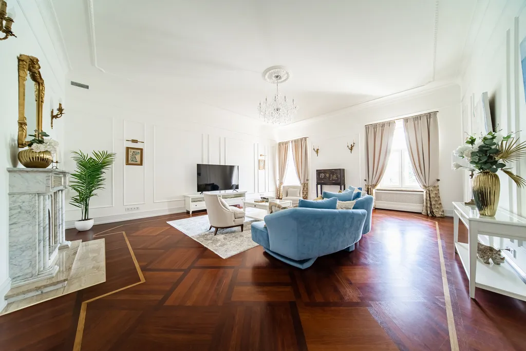 Квартира с видом на Неву