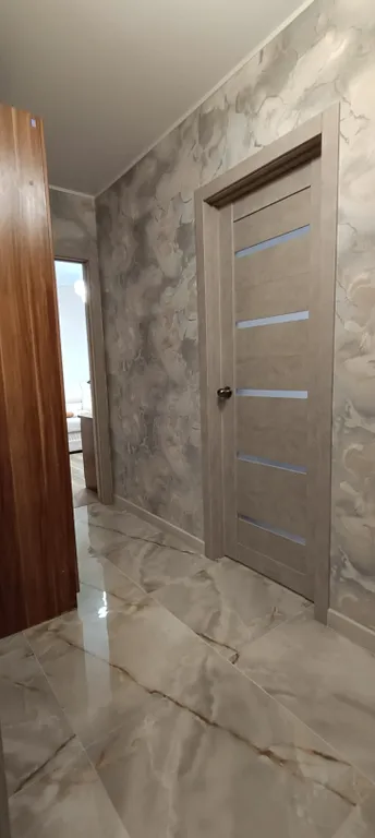 Новенькая квартира на первом этаже