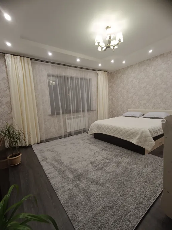 Дом у пруда