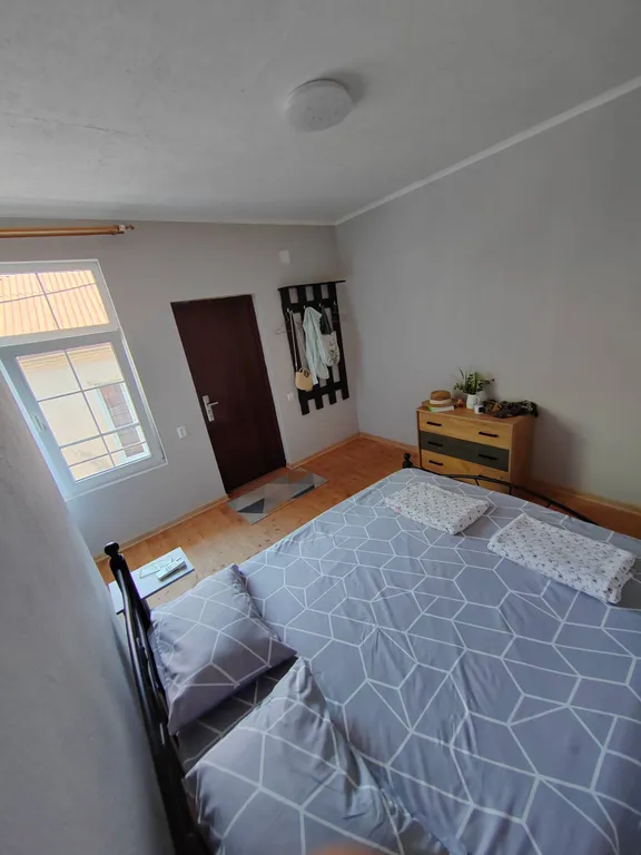 Квартира Квартира Уютный новый номер, тихий дворик в центре Гагры, 2 мин до моря — Гагра