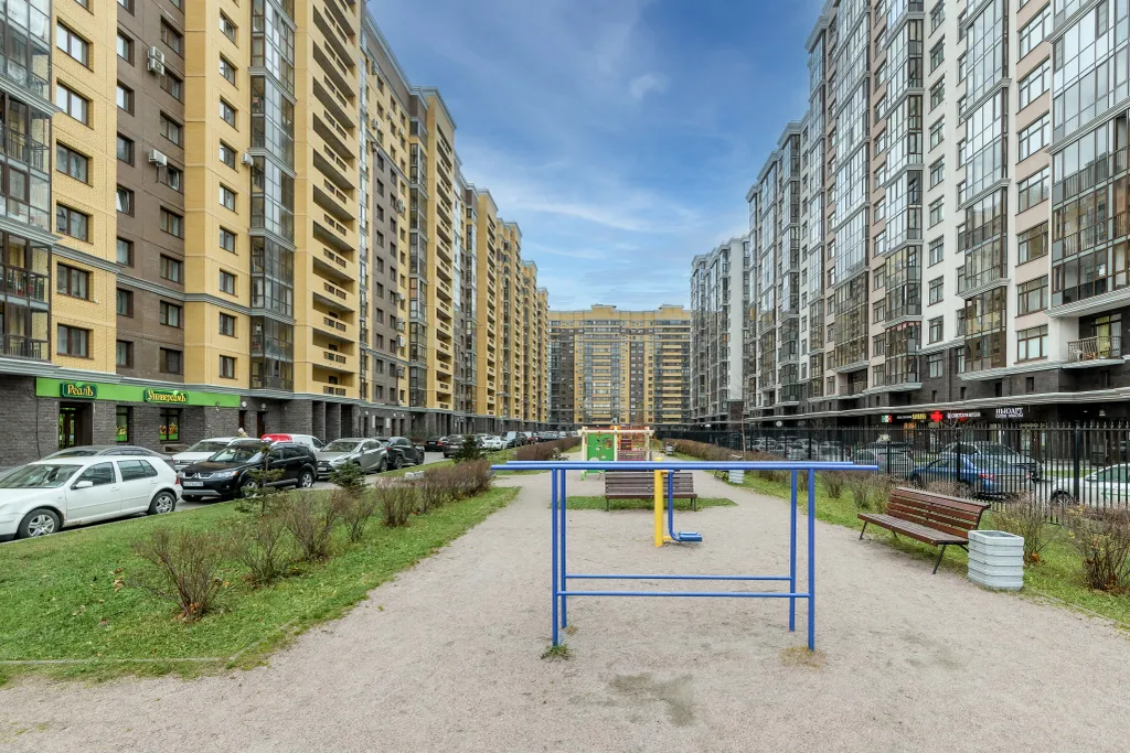 Студия в стиле модерн с уютным балконом в 5 минутах от метро Электросила