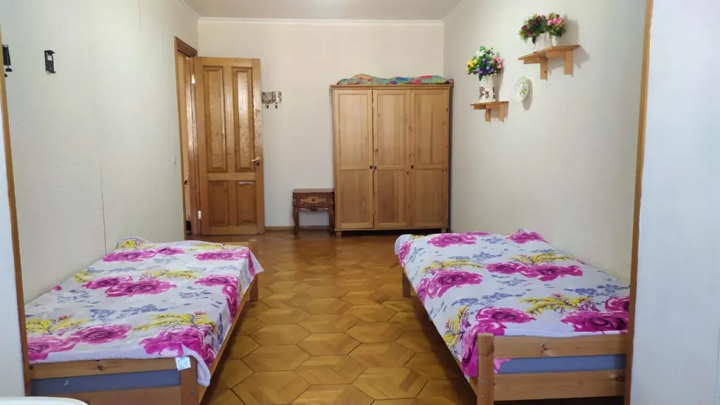 Квартира Уютная трёхкомнатная квартира в центре Сухума — Сухум