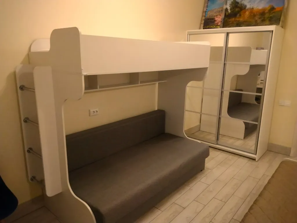 Дом усадьбы Александровские Горы на берегу озера Кривое