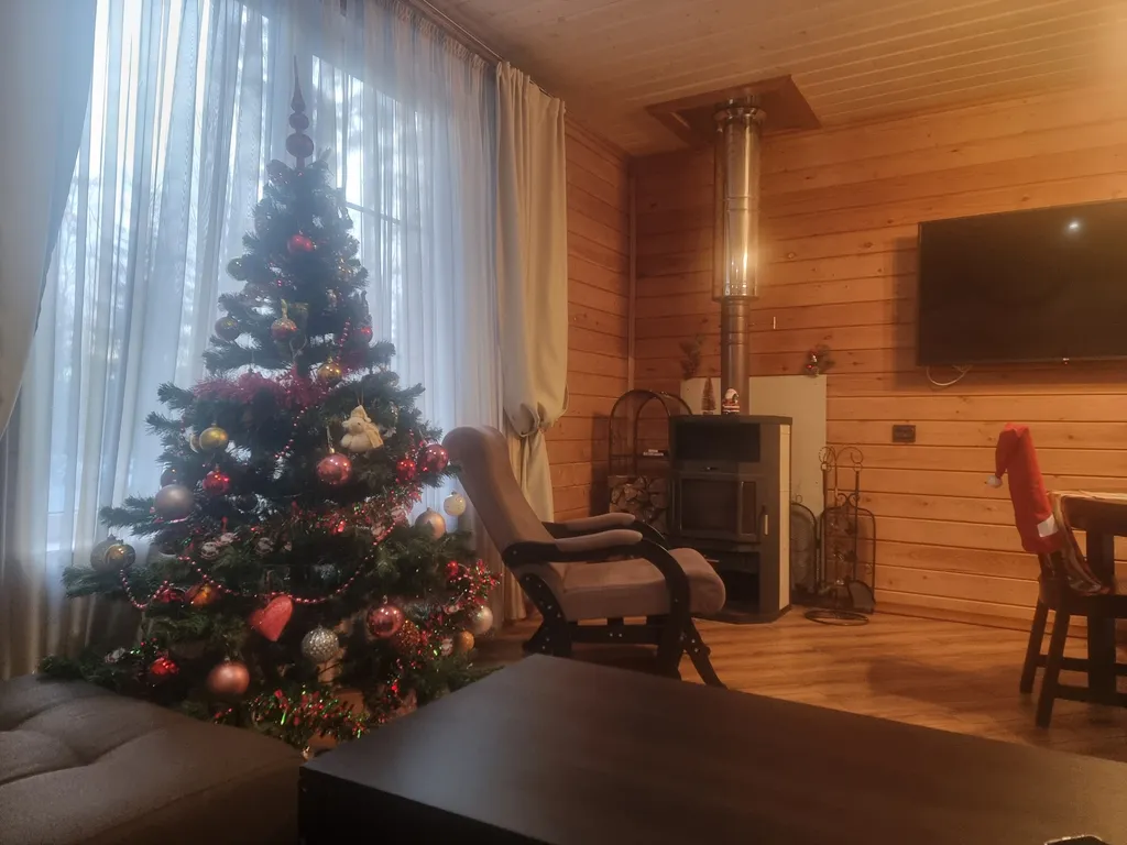 Комфортабельный коттедж с сауной на берегу водоема