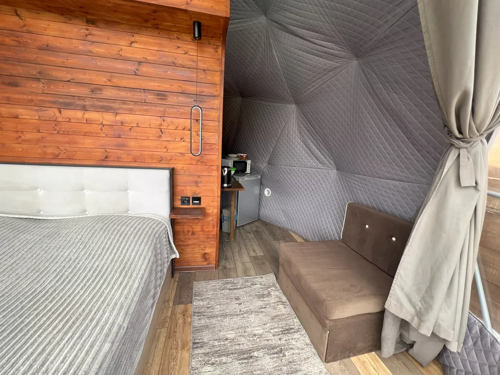 Сфера с подогреваемым бассейном