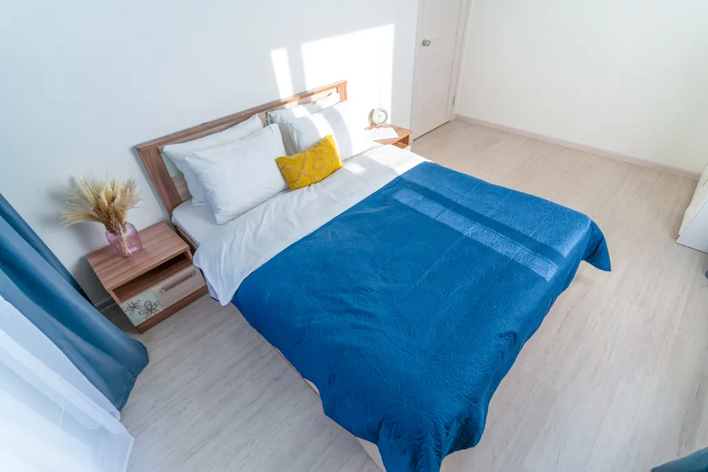 Апартамент с угловой солнечной спальней и видом на город