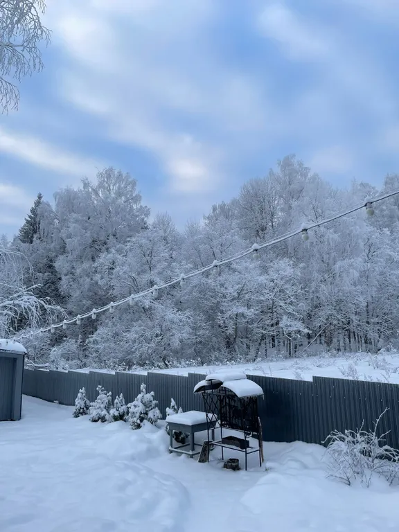 Цветочный домик с камином