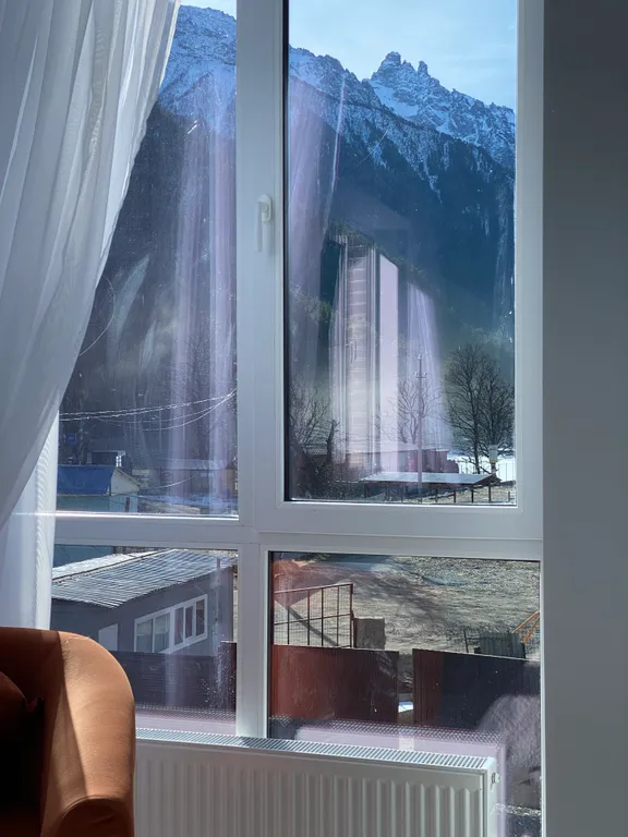 Апартаменты с видом на горы и озеро