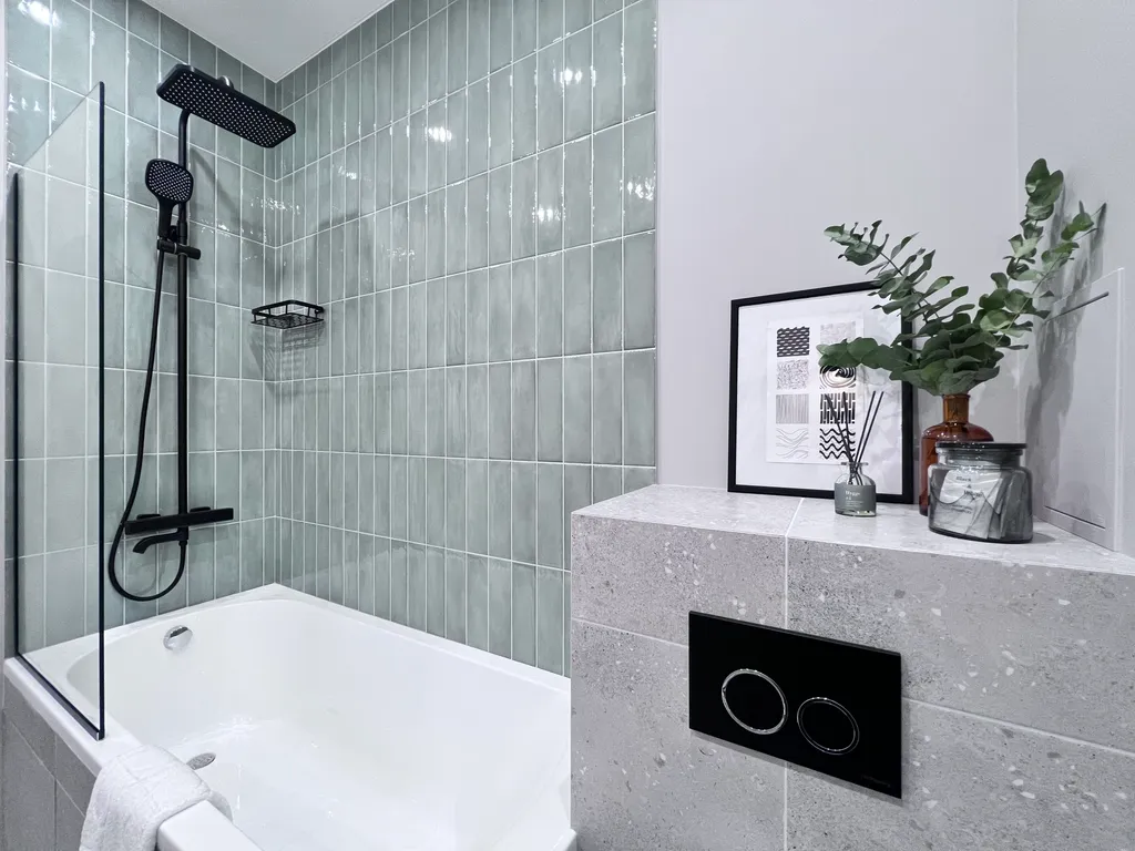 Трешка у аквапарка с панорамным видом на реку