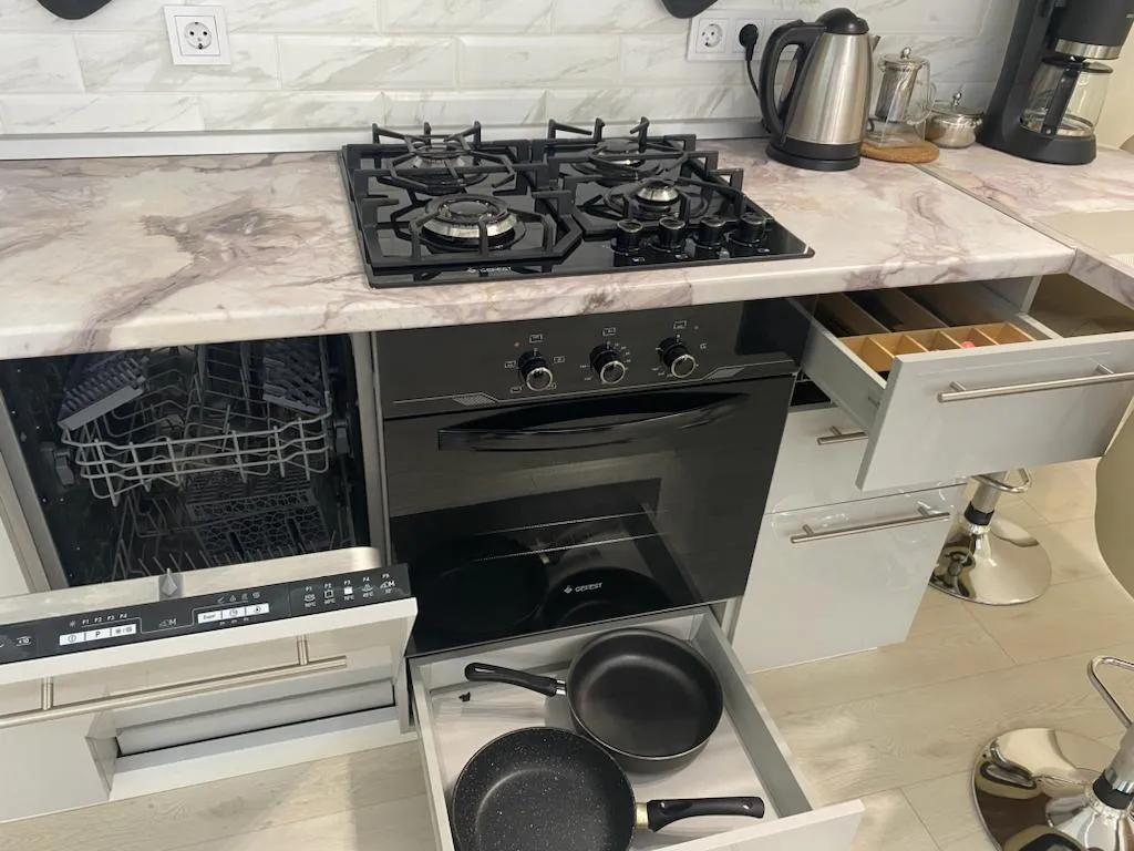 Коттедж с теплым бассейном и баней на дровах