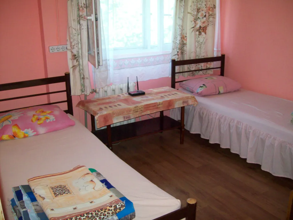 Квартира Двухместный номер в гостевом доме с уютным крымским двориком — аренда посуточно в Севастополь