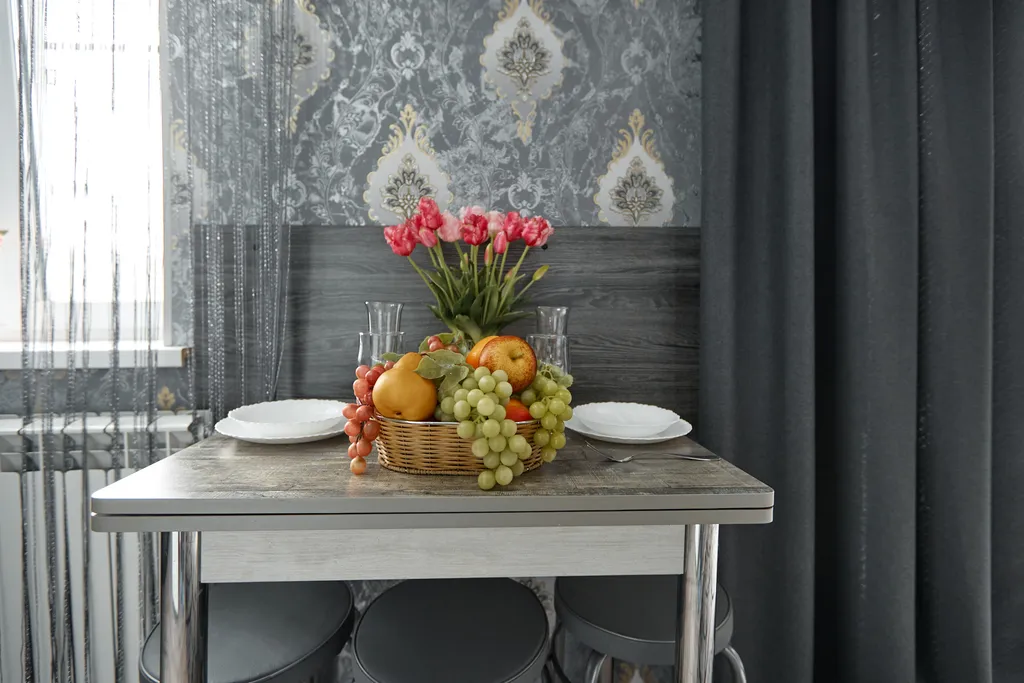 Студия с кованным балконом в историческом центре