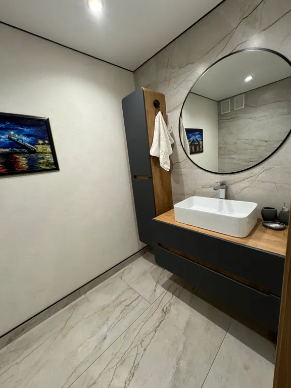 Новый дом с подогреваемым бассейном и сауной