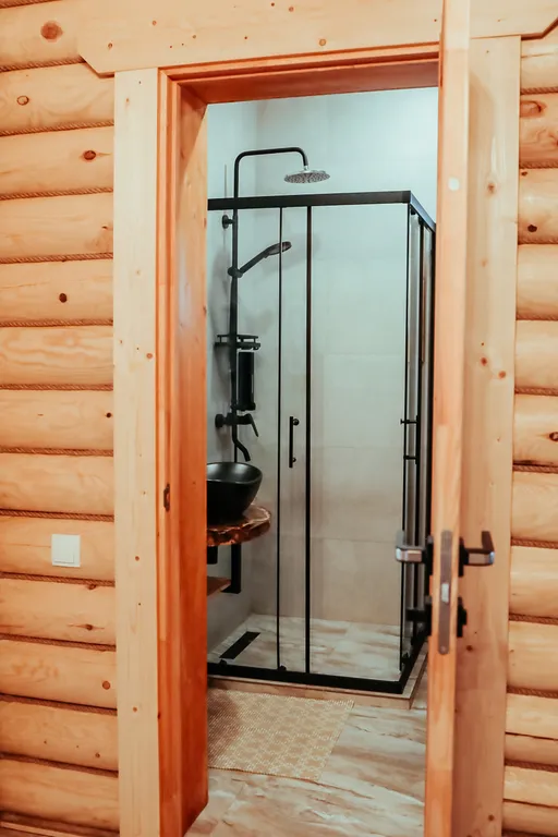 Дом на берегу озера