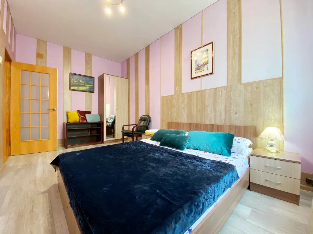 Просторная трехкомнатная квартира в центре